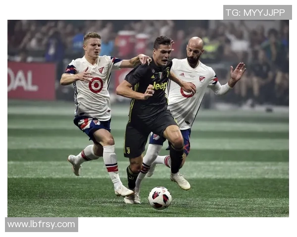 足球明星与好莱坞女星的浪漫故事揭示了体育与娱乐圈的交汇魅力