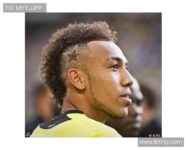 鸡冠头型足球明星的风采与成就探秘 鸡冠头型足球明星的风采与成就探秘